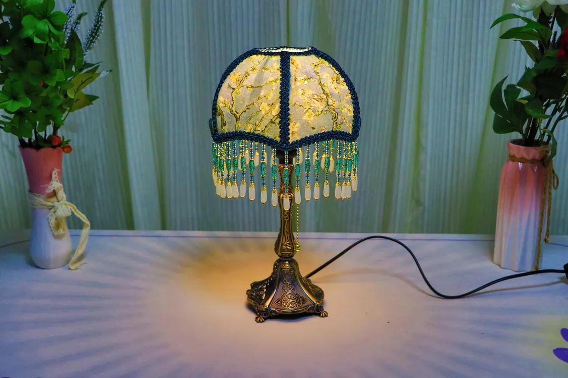 Retro Apricot Blossom Table Lamp