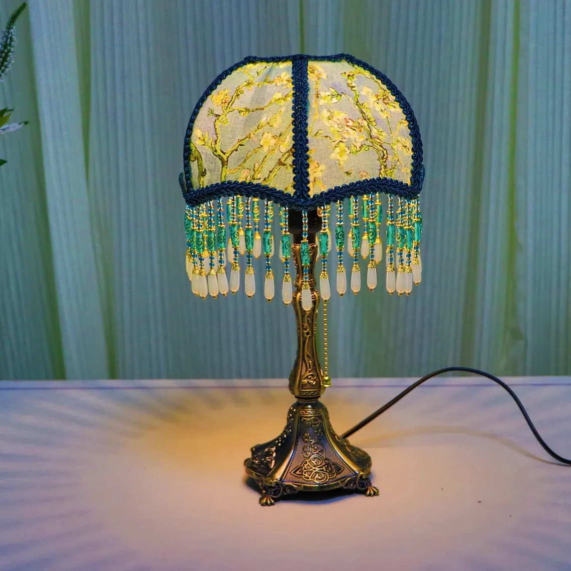Retro Apricot Blossom Table Lamp
