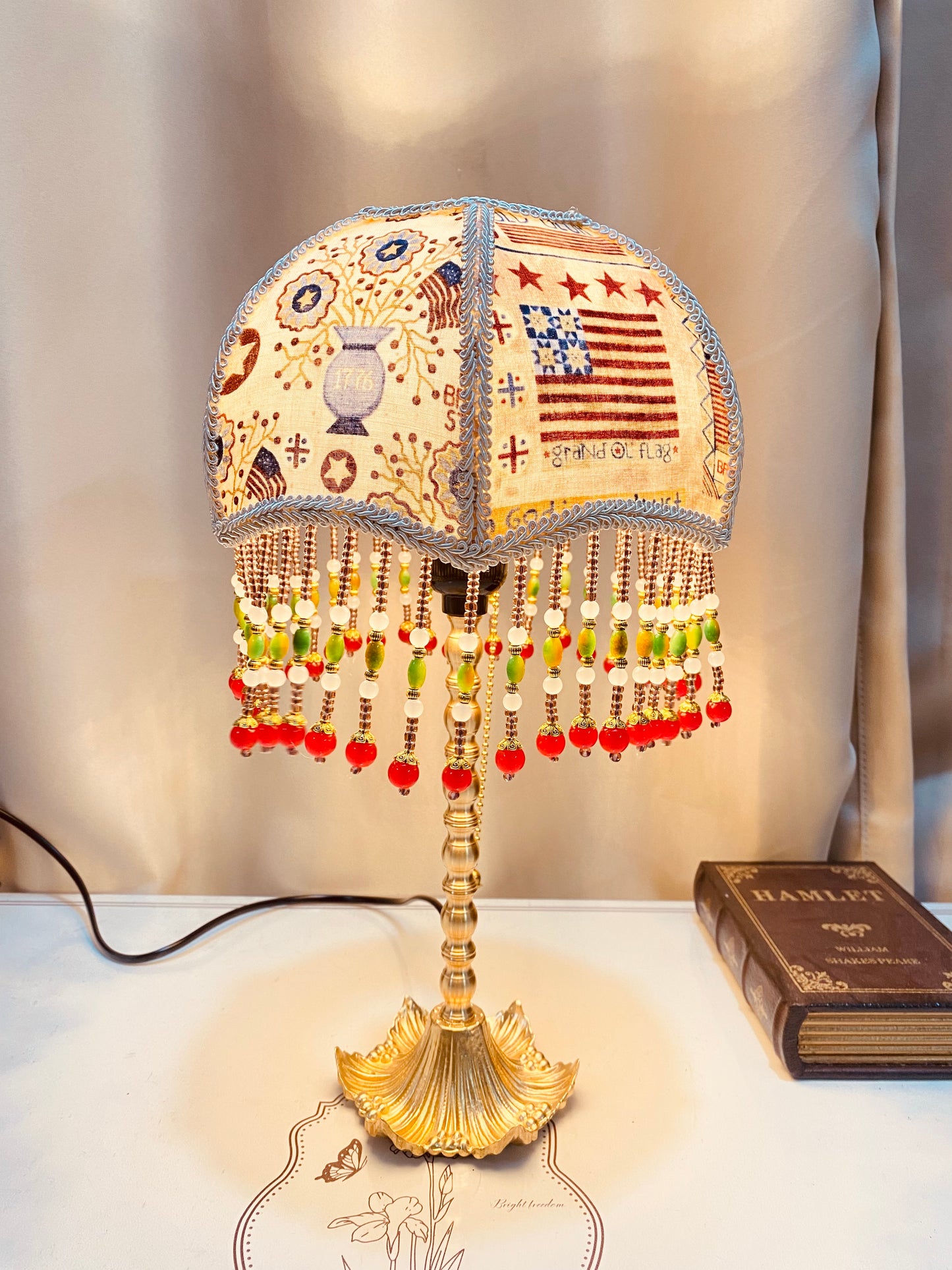 American Emblem Handmade Table Lamp