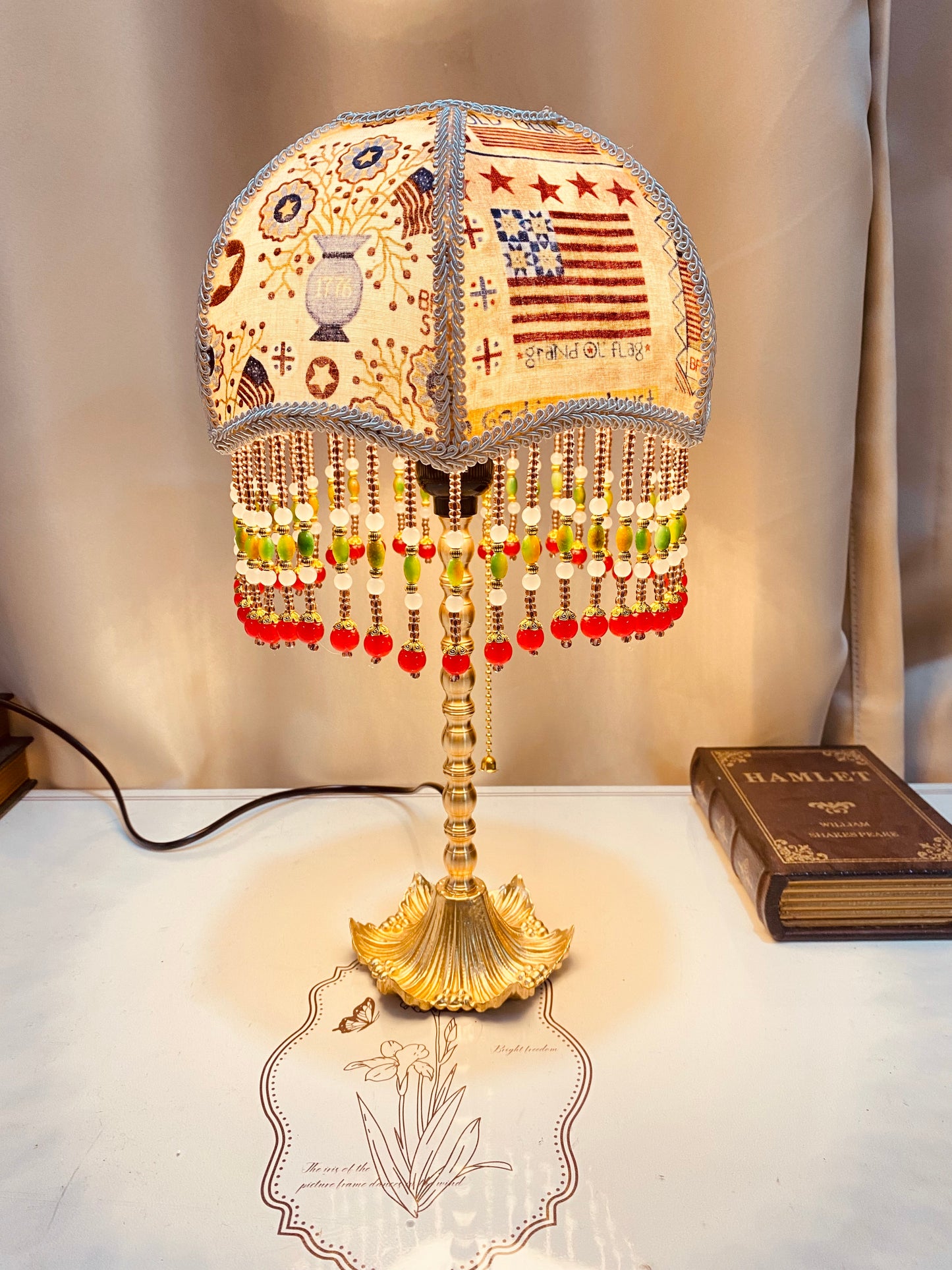 American Emblem Handmade Table Lamp