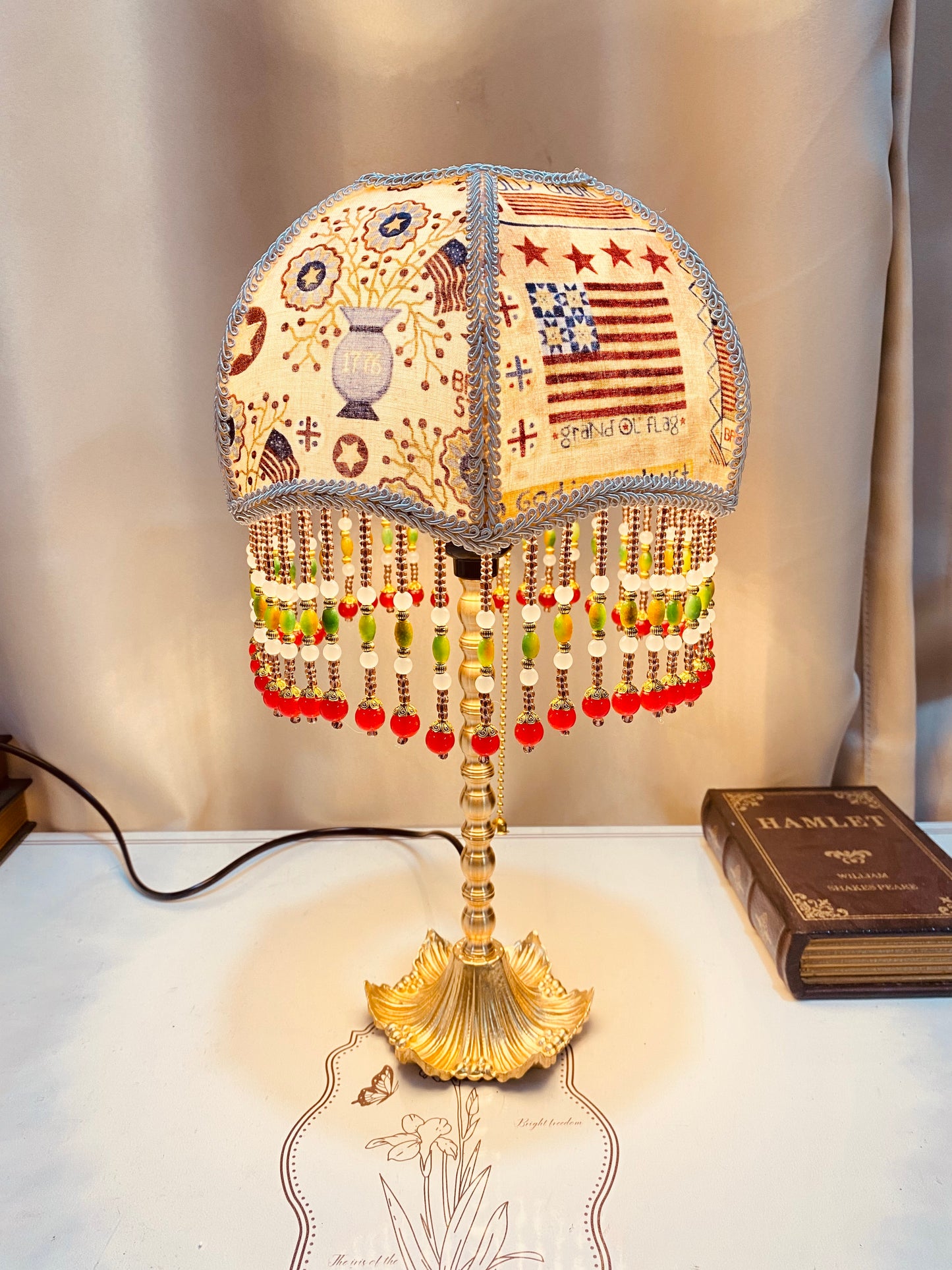 American Emblem Handmade Table Lamp