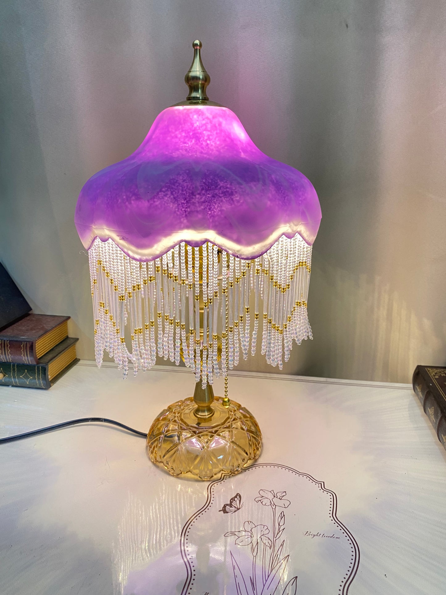 Lila Retro Quaste Tischlampe
