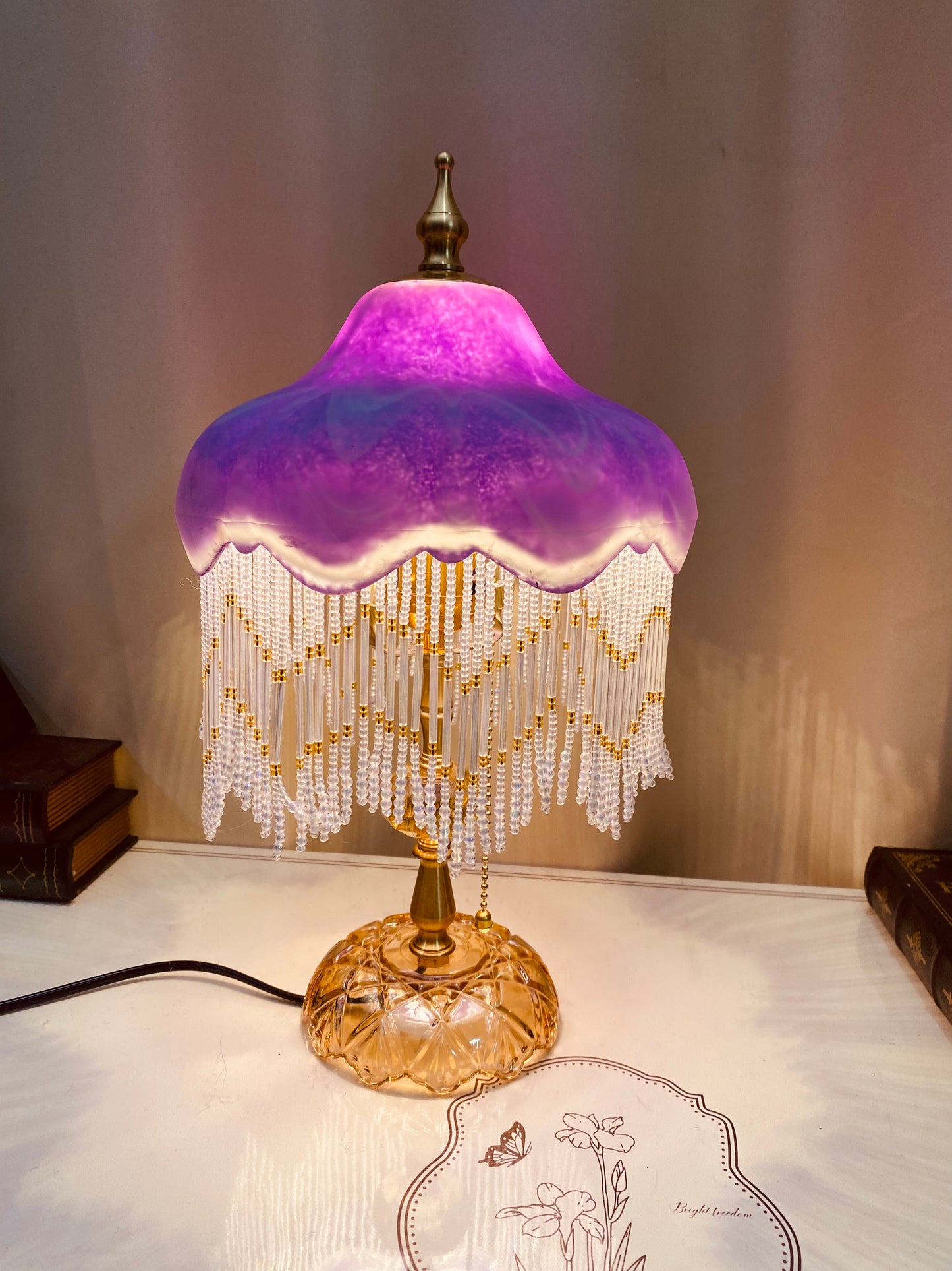 Lila Retro Quaste Tischlampe