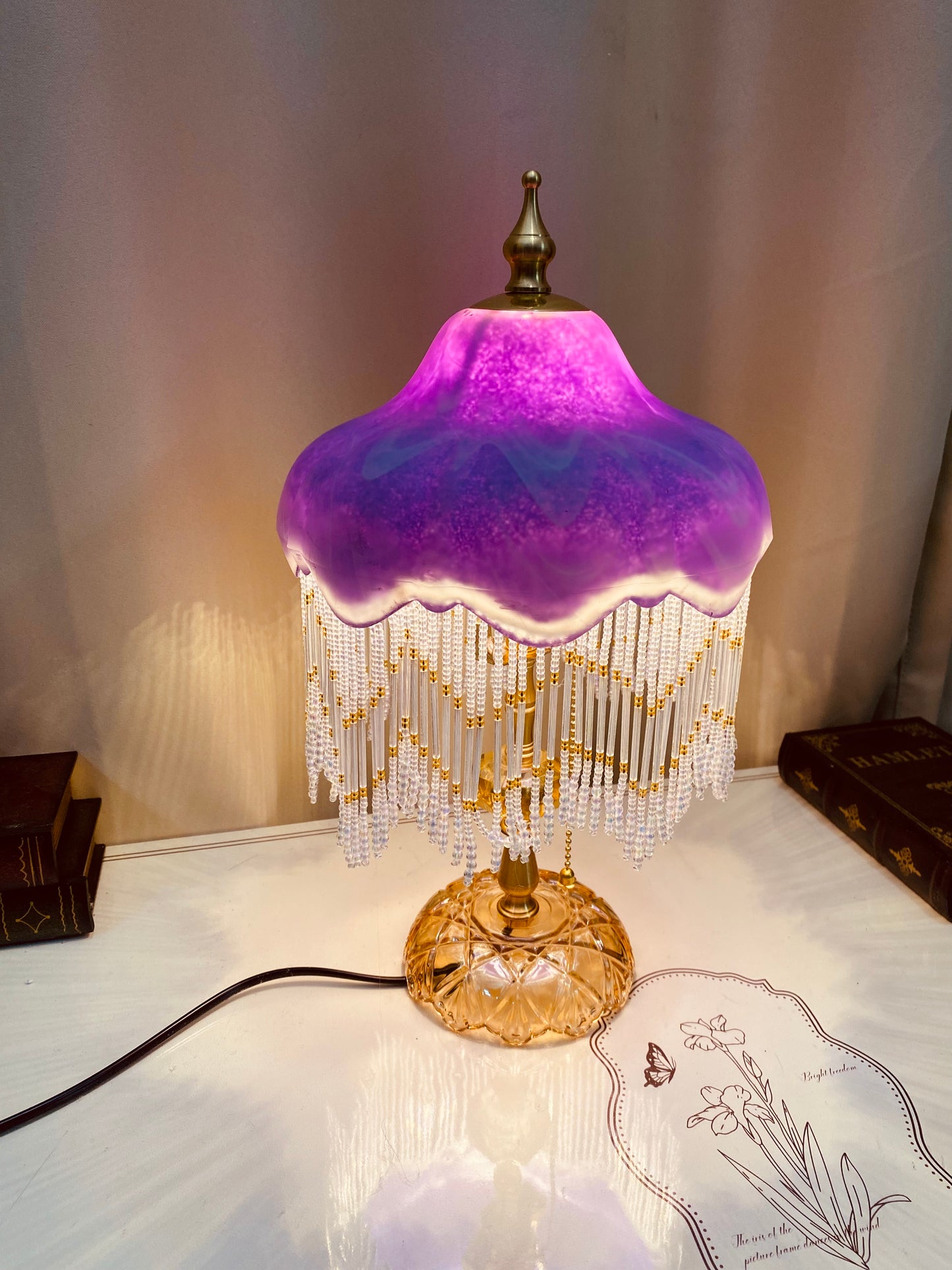 Lila Retro Quaste Tischlampe