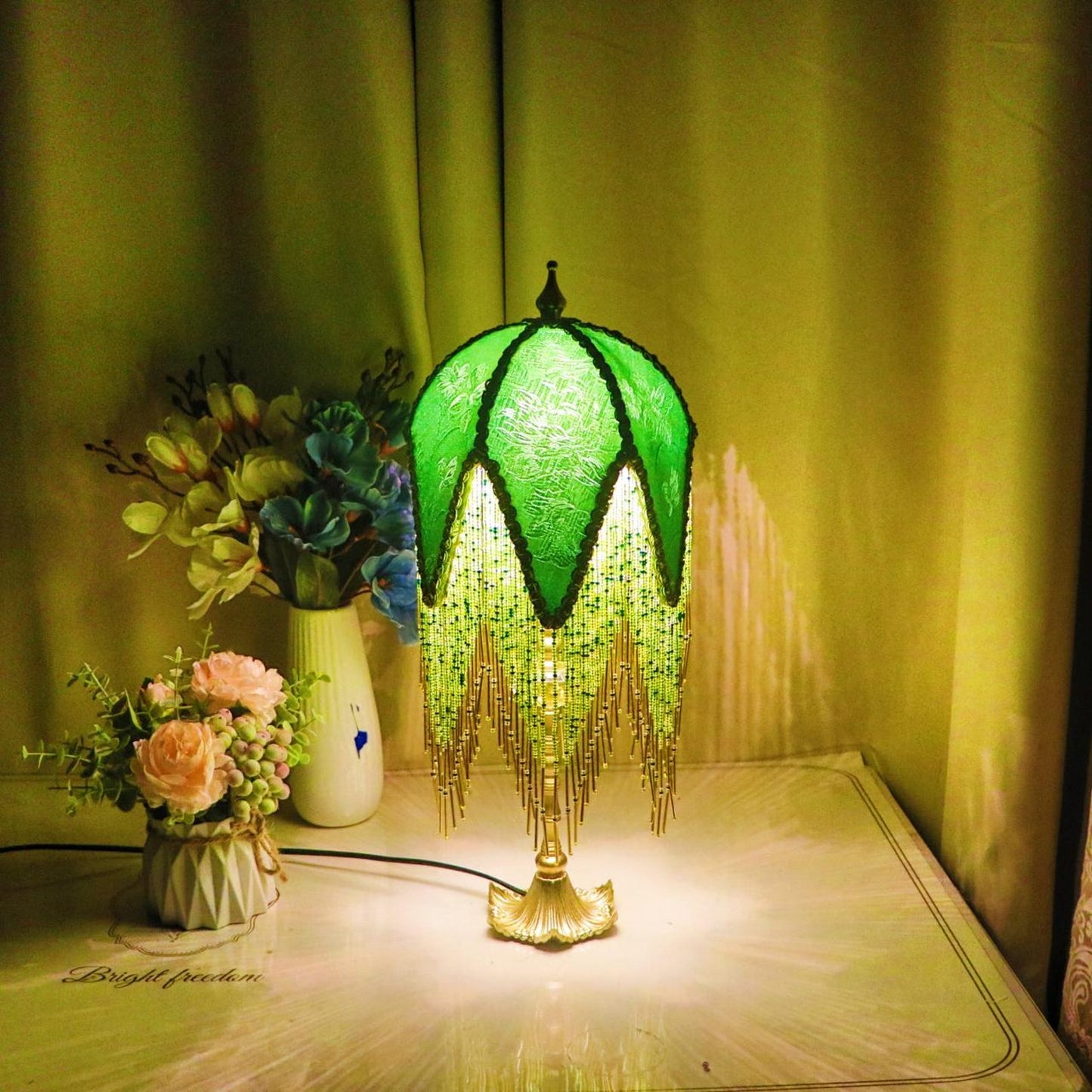Retro Green Tassel Table Lamp