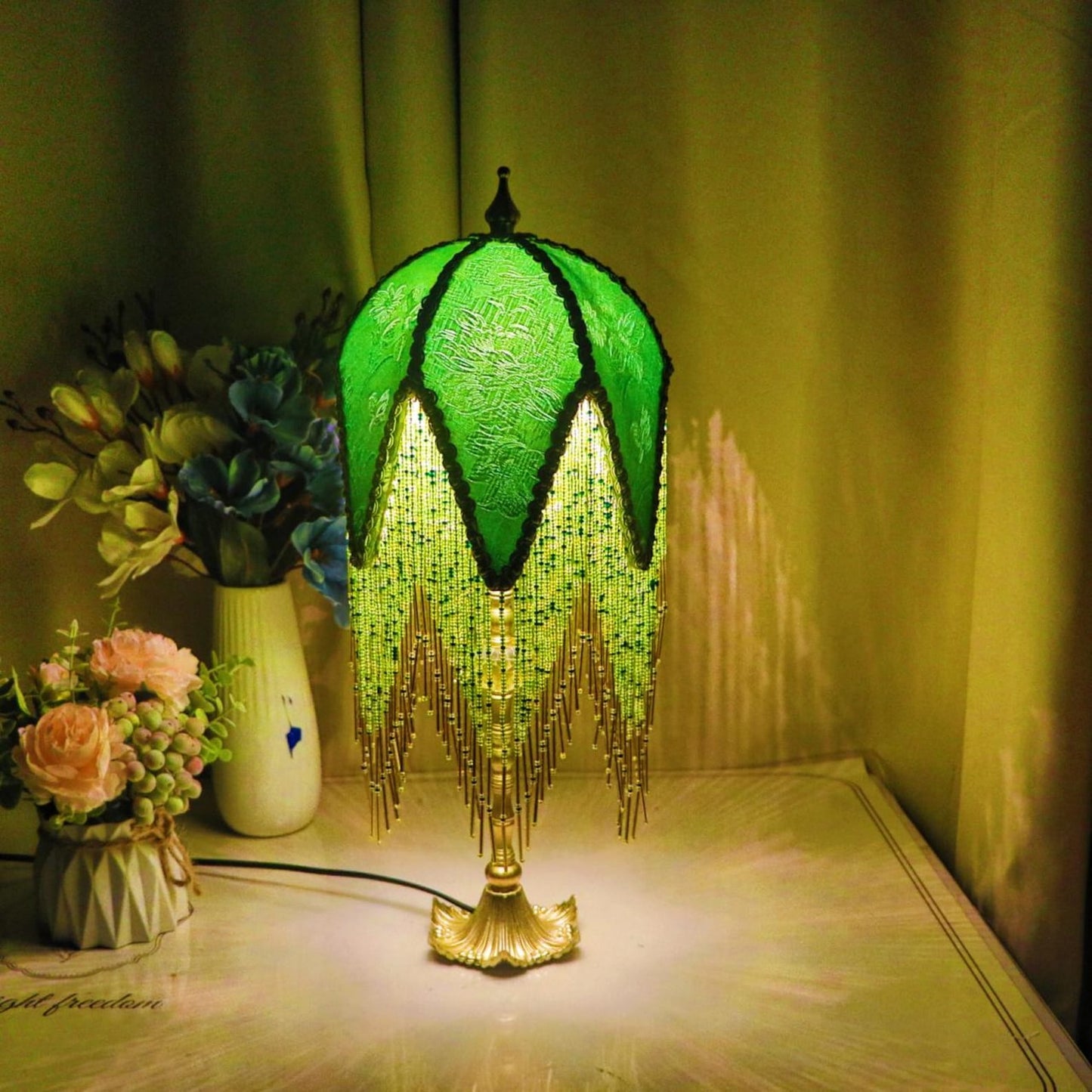 Retro Green Tassel Table Lamp