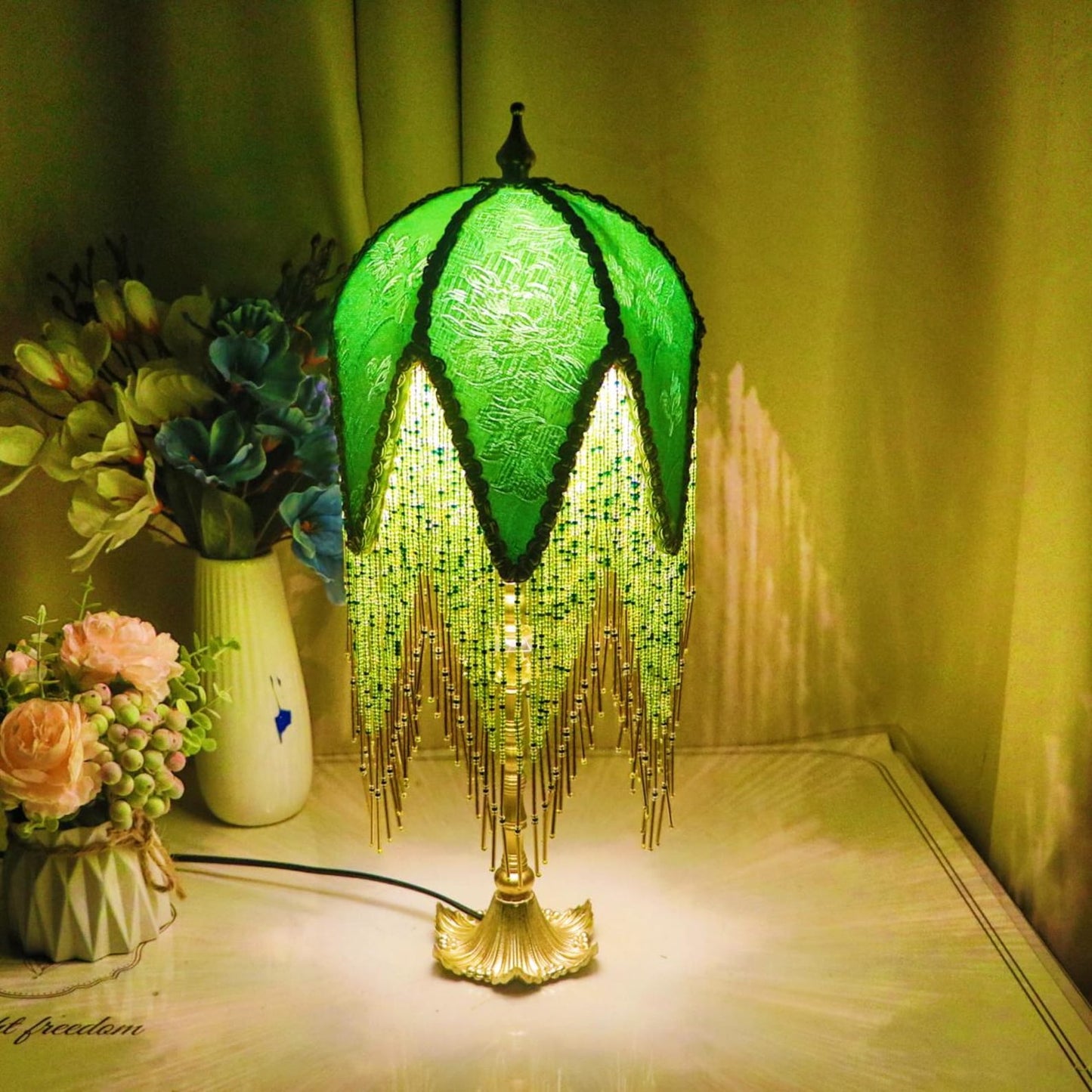 Retro Green Tassel Table Lamp