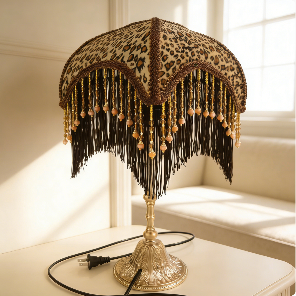 The Wild Leopoard Desk Lamp