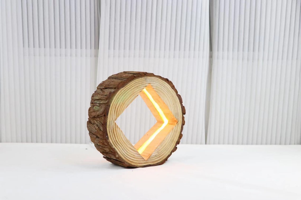 Log Rhombus Tischlampe