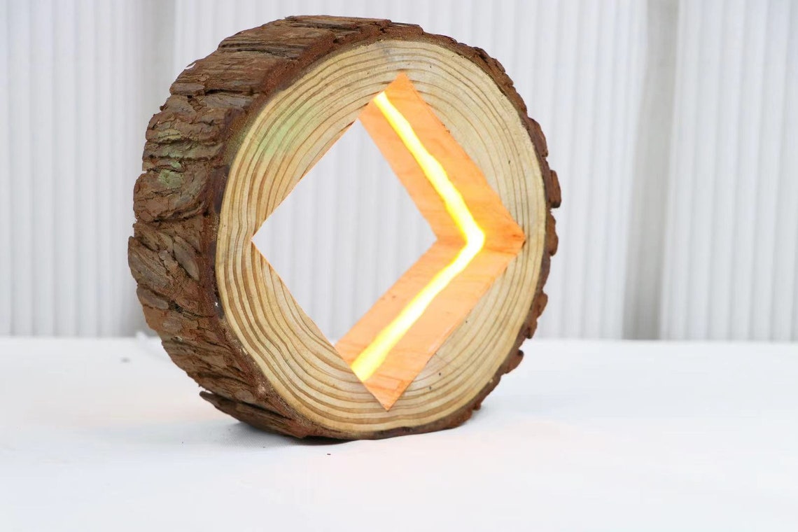 Log Rhombus Tischlampe