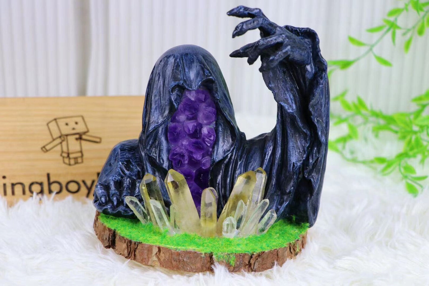 Black Robe Death Crystal Nazgul Lamp