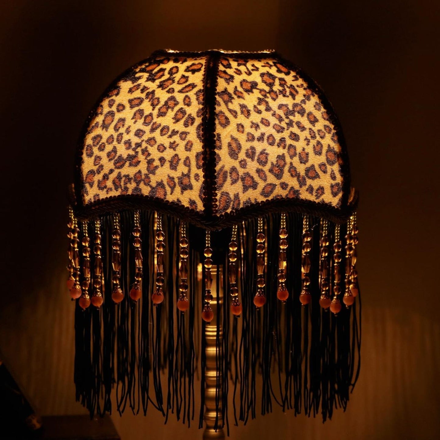 ヒョウ柄テーブルランプ