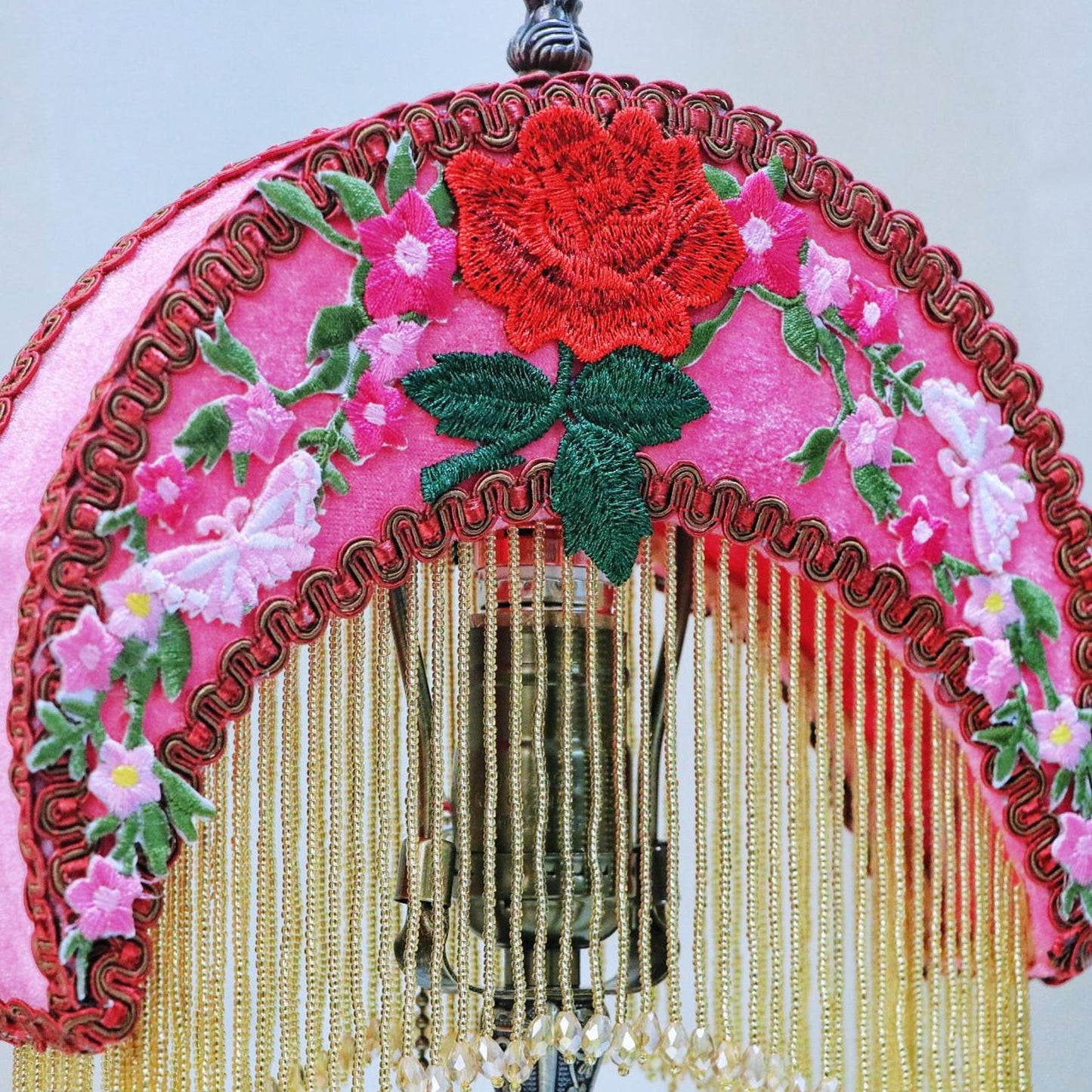 Handmade Retro Tassel Table Lamp: DIY Moon Rose Design