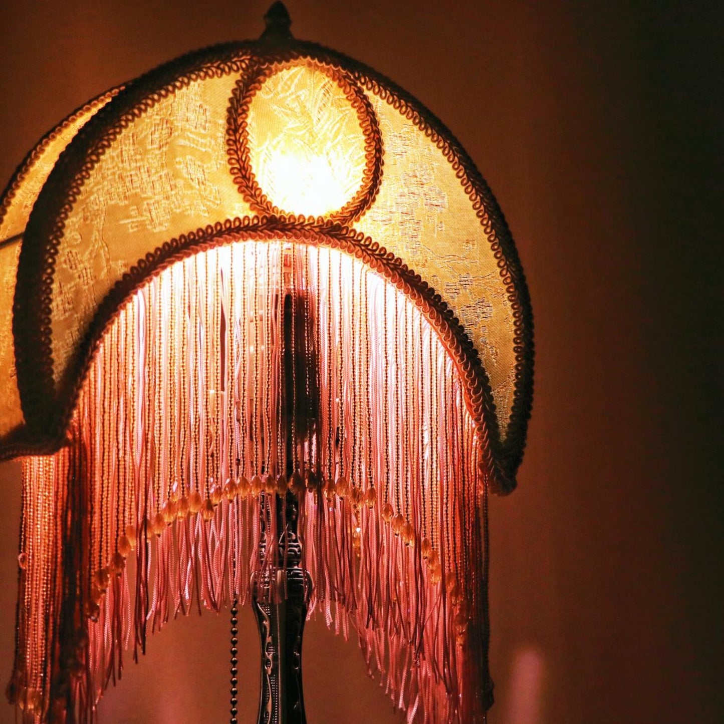 Handmade Retro Moon Table Lamp: Rose & Tassel Accent