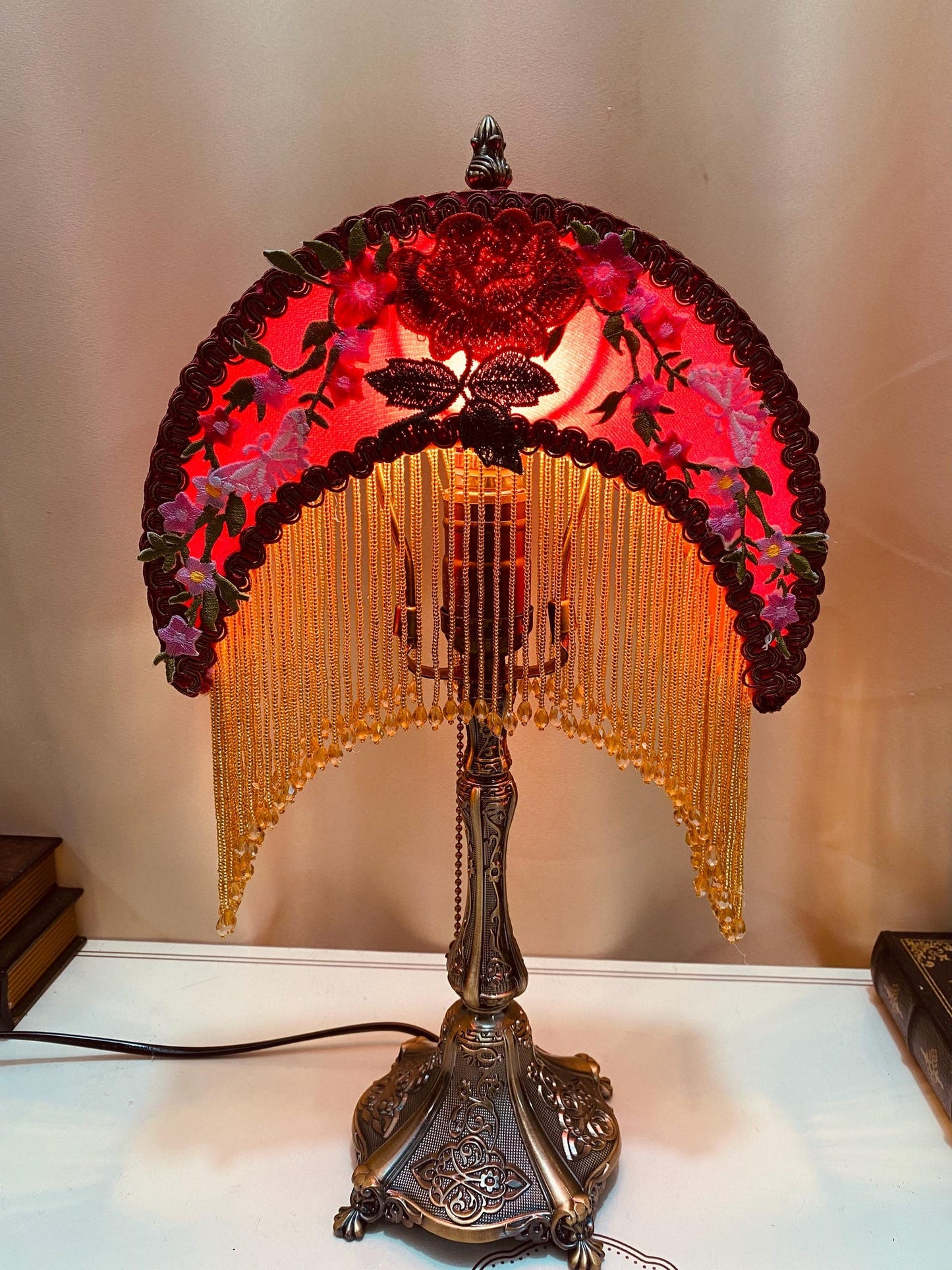 Handmade Retro Tassel Table Lamp: DIY Moon Rose Design