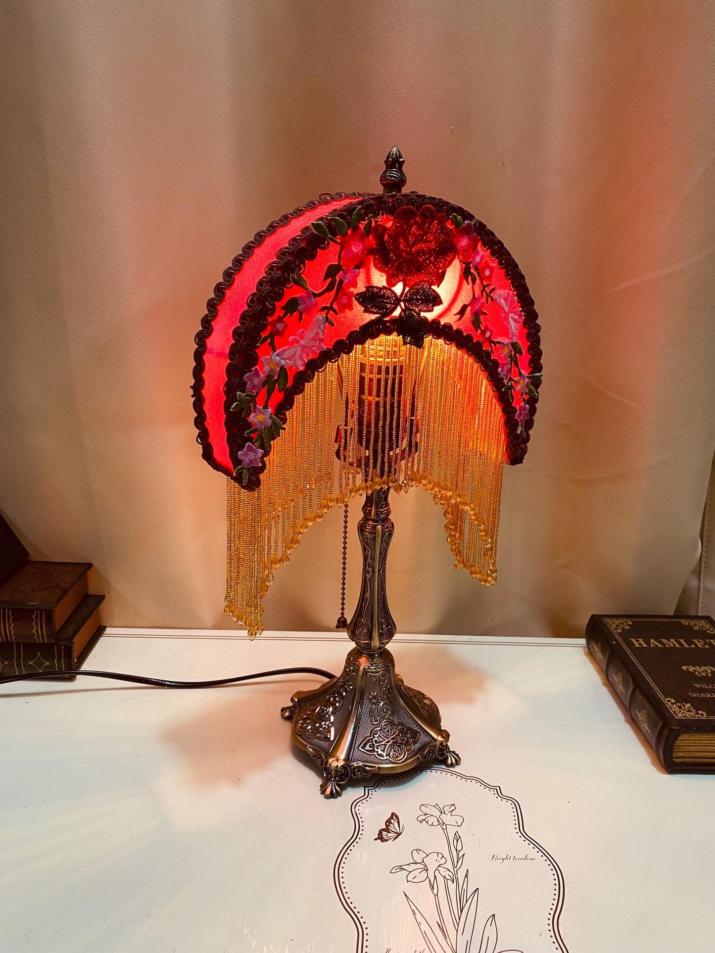 Handmade Retro Tassel Table Lamp: DIY Moon Rose Design
