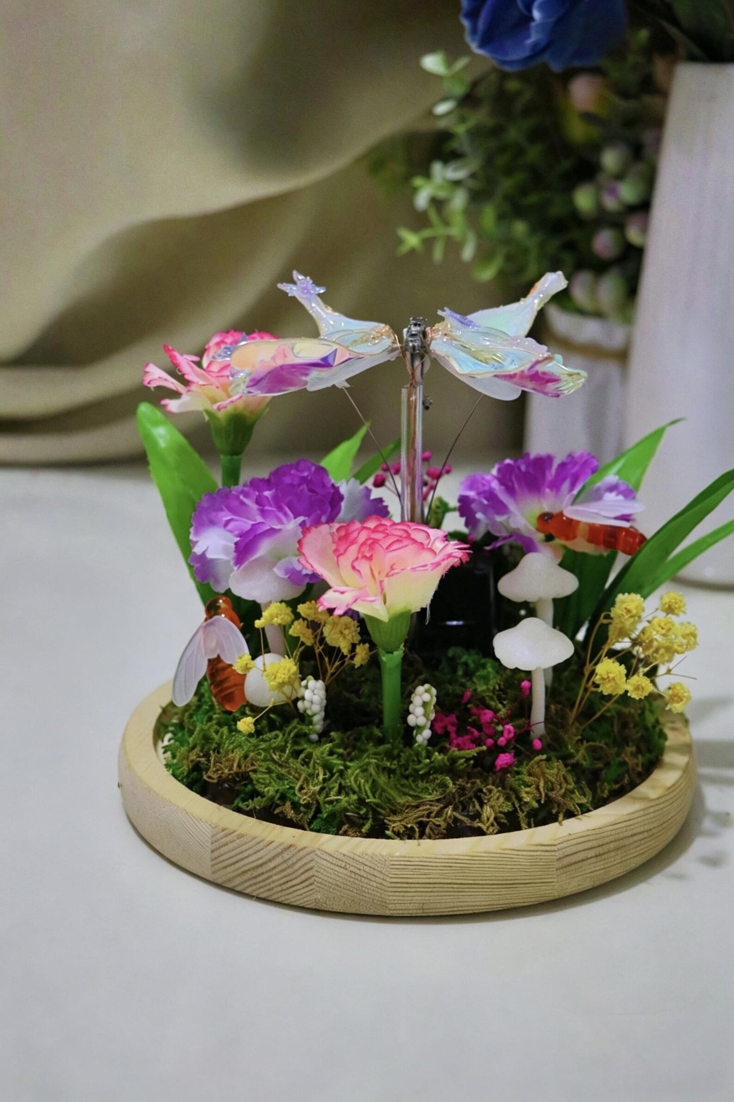Moving Kinetic Blue Butterfly Glass Dome Night Light, Flower Mushroom Bedside Lamp