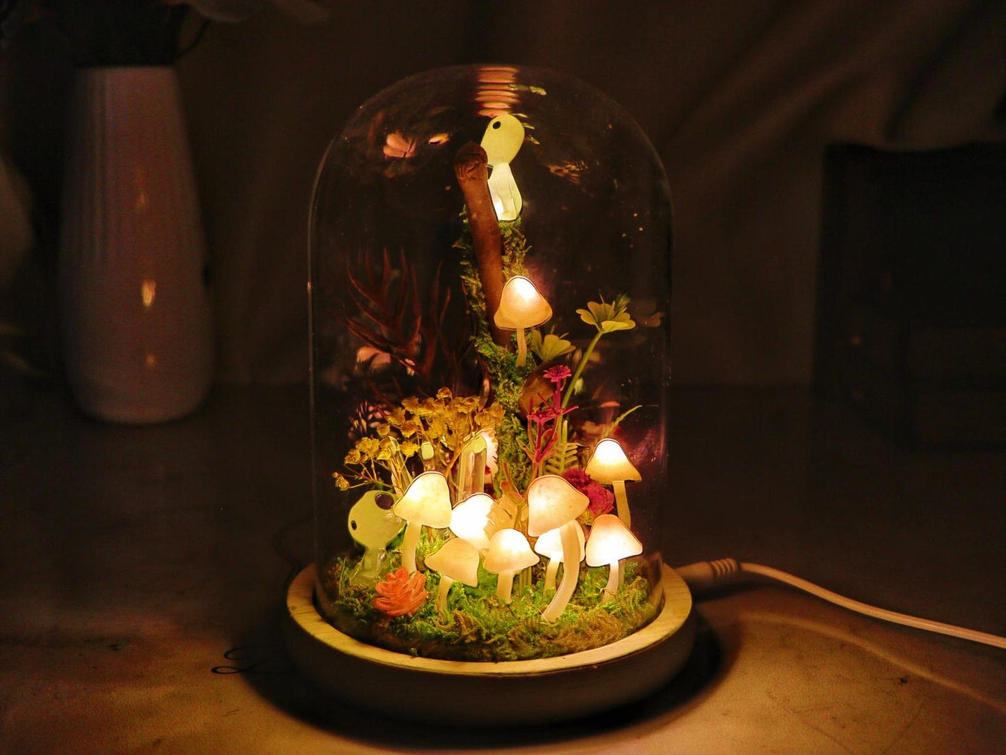 Ghost Elf Mushroom Glass Dome Night Light, Forest Moss Bell Jar Bedside Decor Lamp