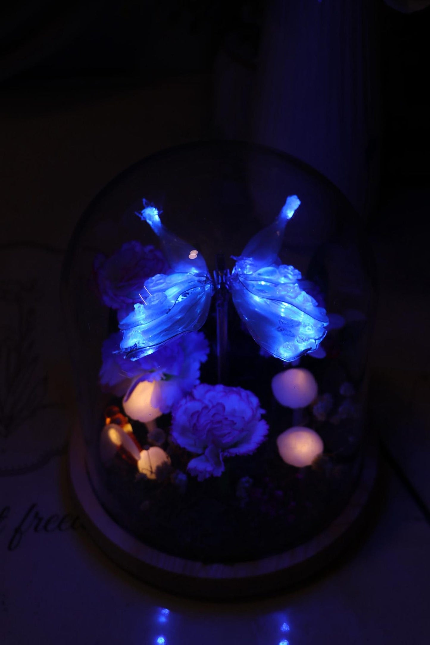 Moving Kinetic Blue Butterfly Glass Dome Night Light, Flower Mushroom Bedside Lamp