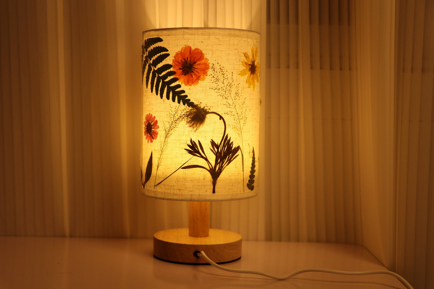 DIY Plant and Flower Table Lamp