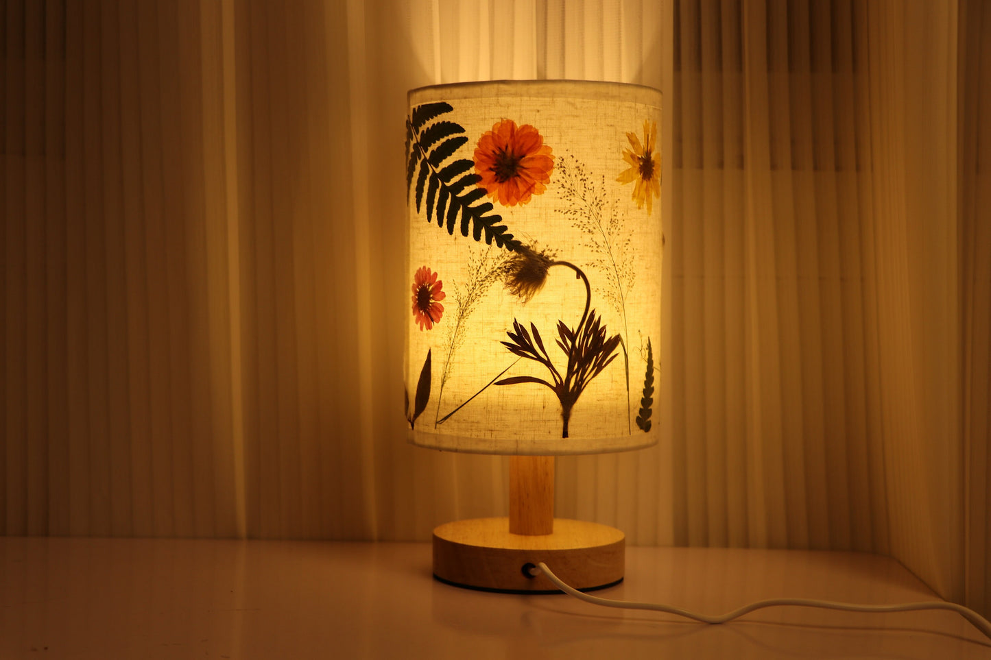 DIY Plant and Flower Table Lamp